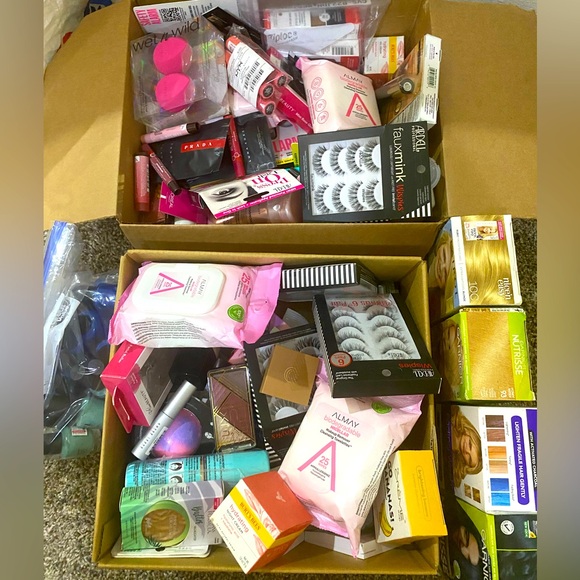 Mystery Makeup Bundle!! 10 piece brand new - Picture 1 of 1